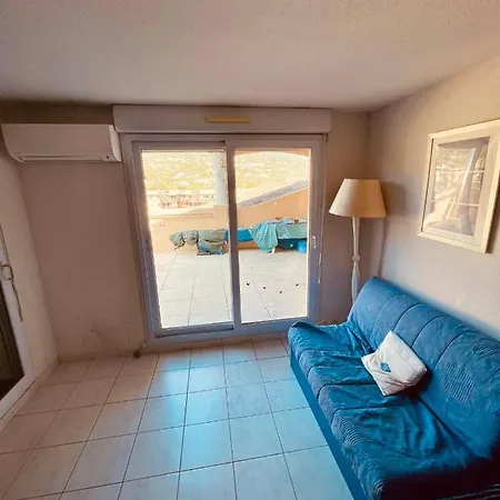 Spacieux Climatisé Dernier étage Appartement